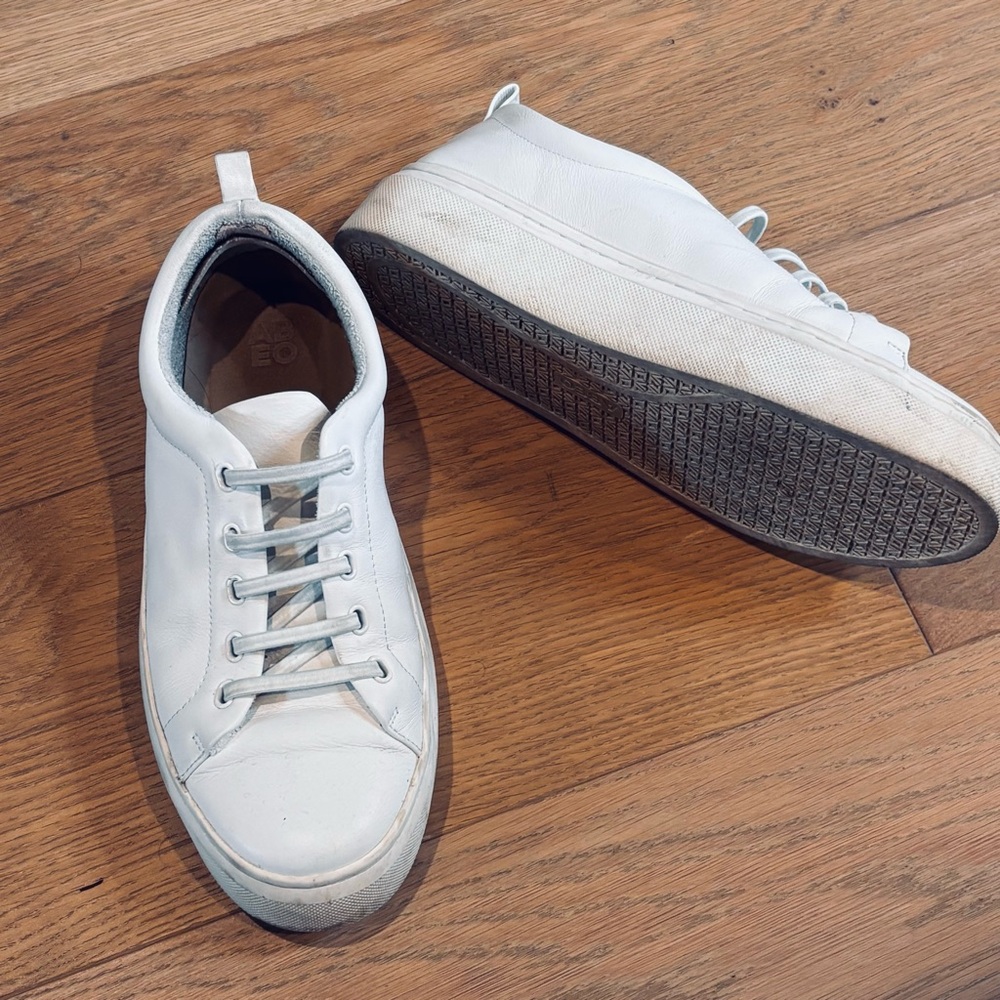 Women’s White Leather Low-Top Sneakers